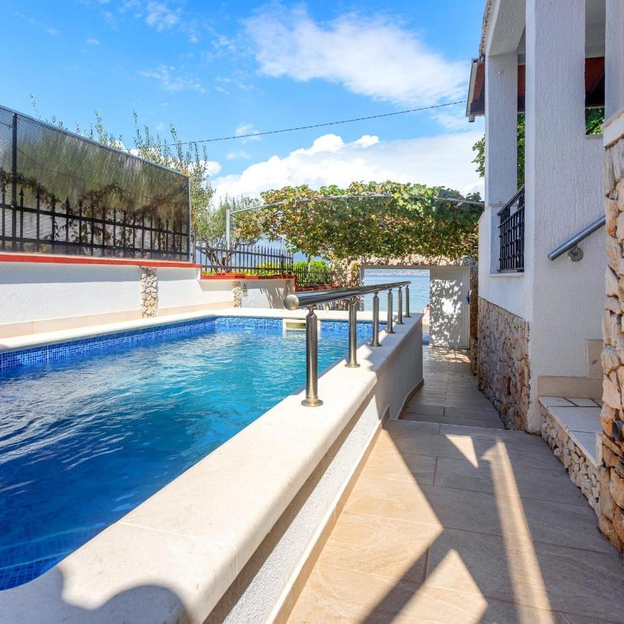Holiday House Iva Слатине Экстерьер фото