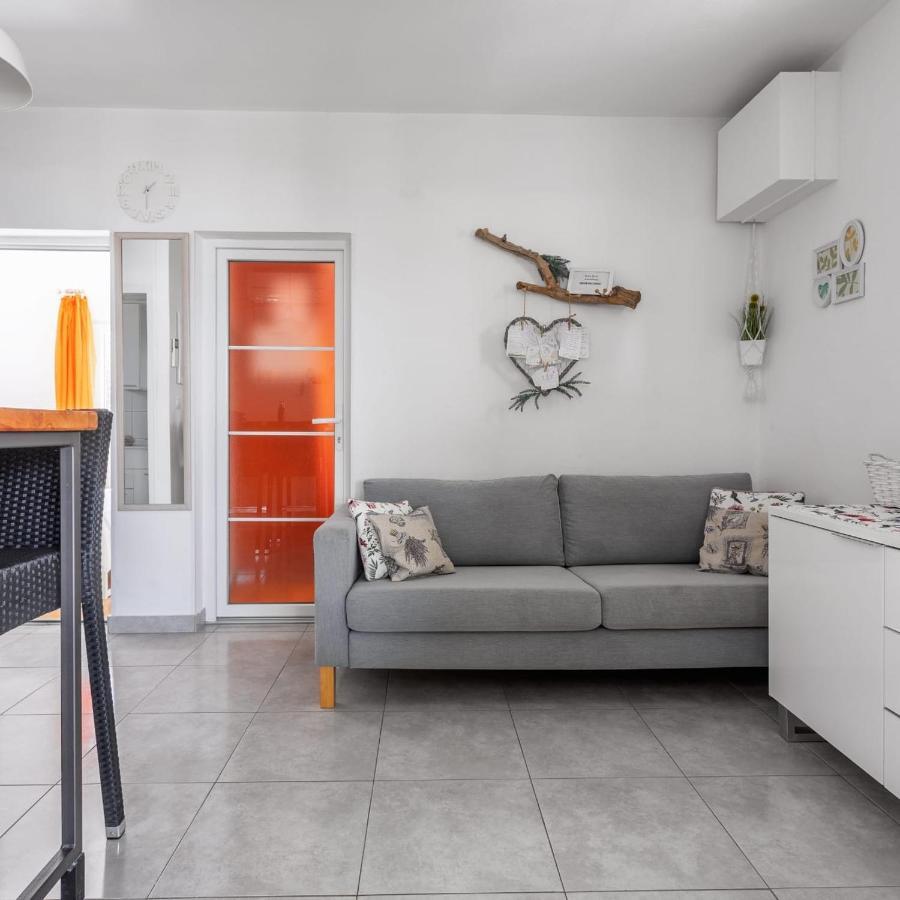 Holiday House Iva Слатине Экстерьер фото