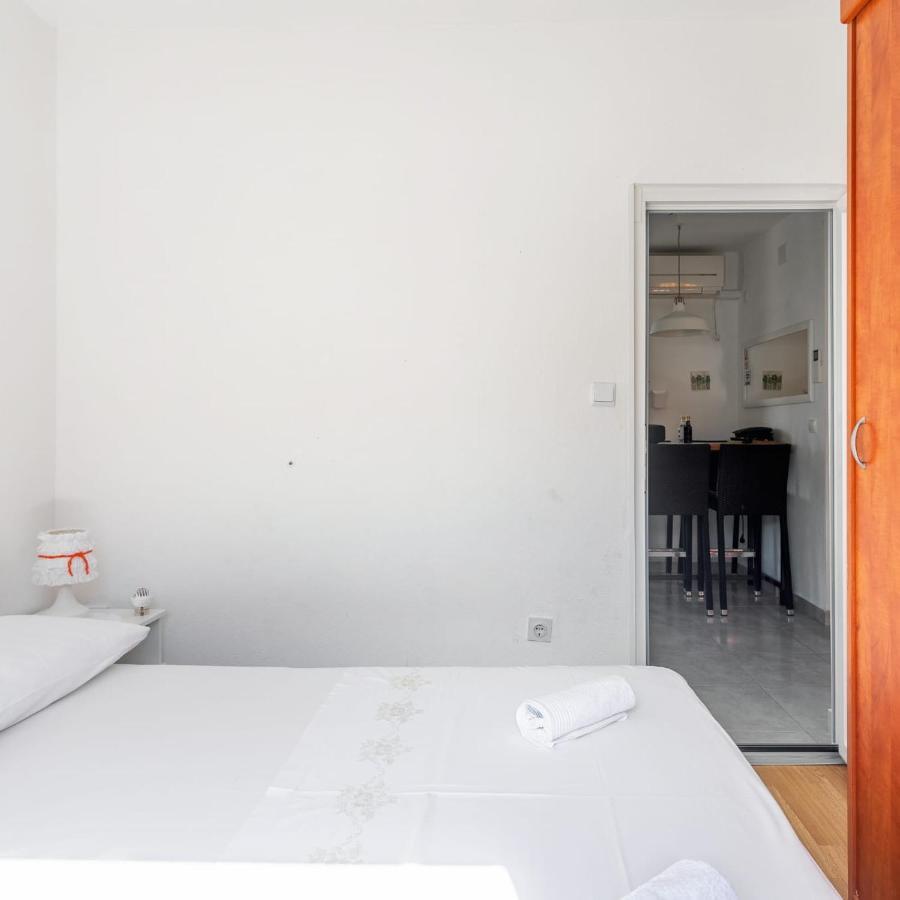 Holiday House Iva Слатине Экстерьер фото