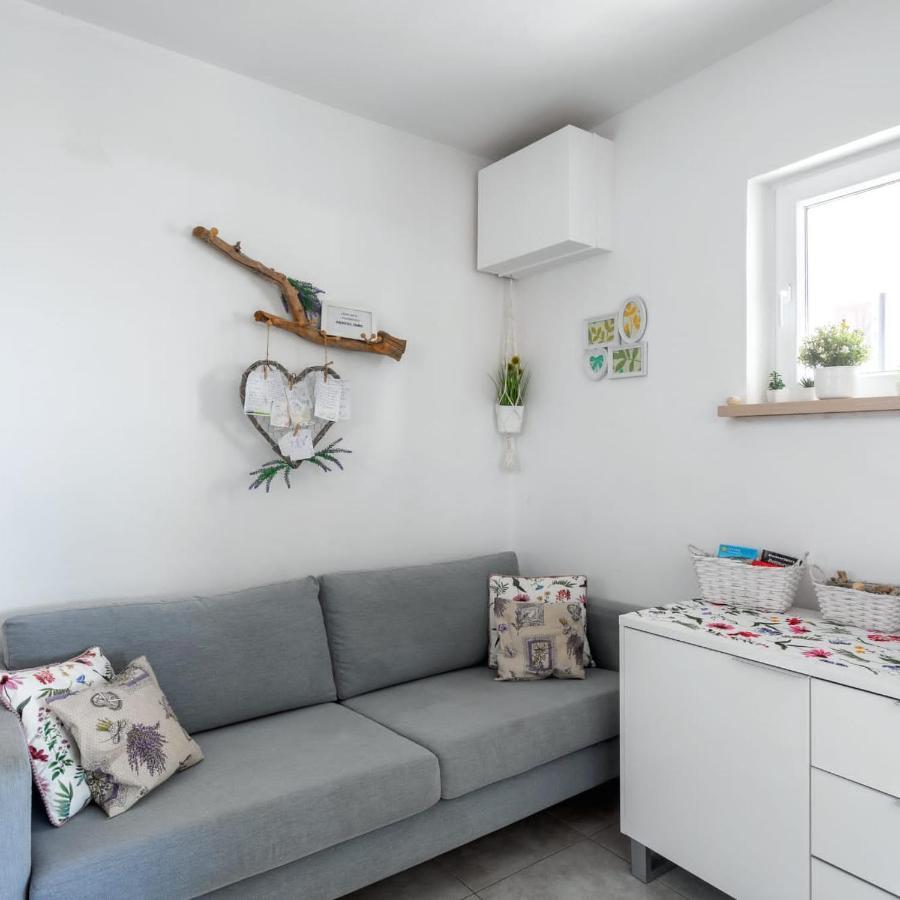 Holiday House Iva Слатине Экстерьер фото
